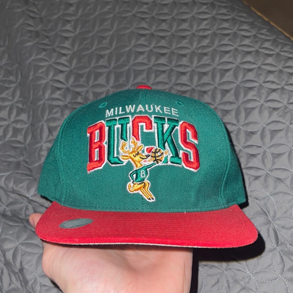 Milwaukee Bucks 🦌 SnapBack Hat